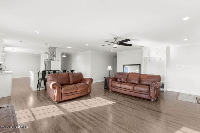 1317 Highway 93 N, Scott, LA 70583