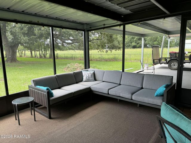 1317 Highway 93 N, Scott, LA 70583