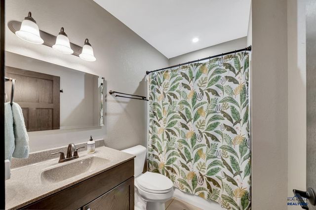 5804 HARPER CT, Rapid City, SD 57702