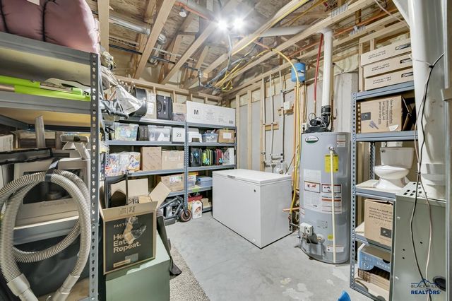 5804 HARPER CT, Rapid City, SD 57702