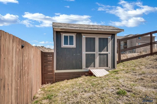 5804 HARPER CT, Rapid City, SD 57702