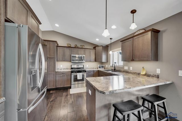 5804 HARPER CT, Rapid City, SD 57702