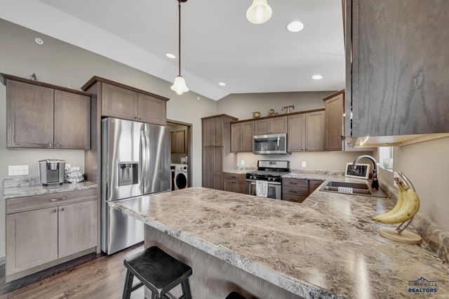 5804 HARPER CT, Rapid City, SD 57702