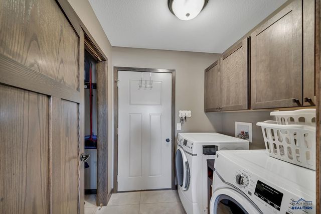 5804 HARPER CT, Rapid City, SD 57702