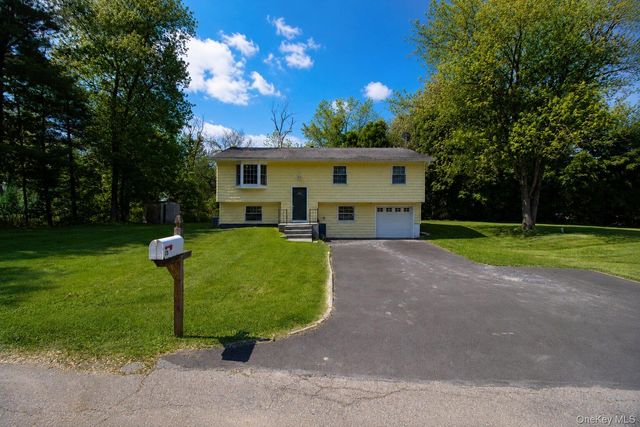 15 Colonial Avenue, Fishkill, NY 12524