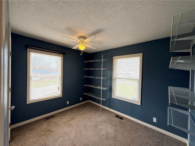 8701 E 92ND Place, Kansas City, MO 64138