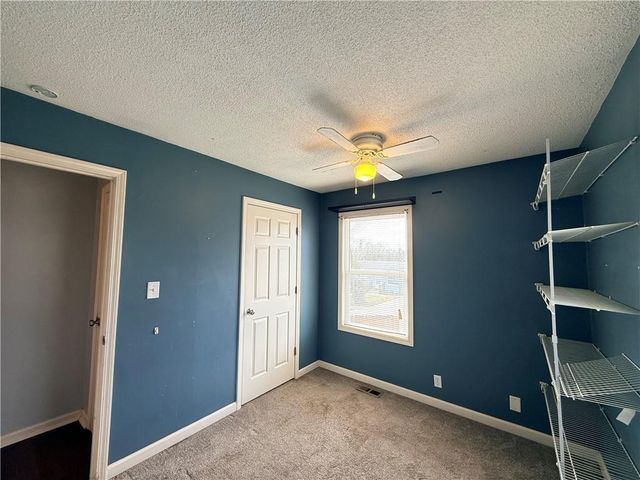 8701 E 92ND Place, Kansas City, MO 64138