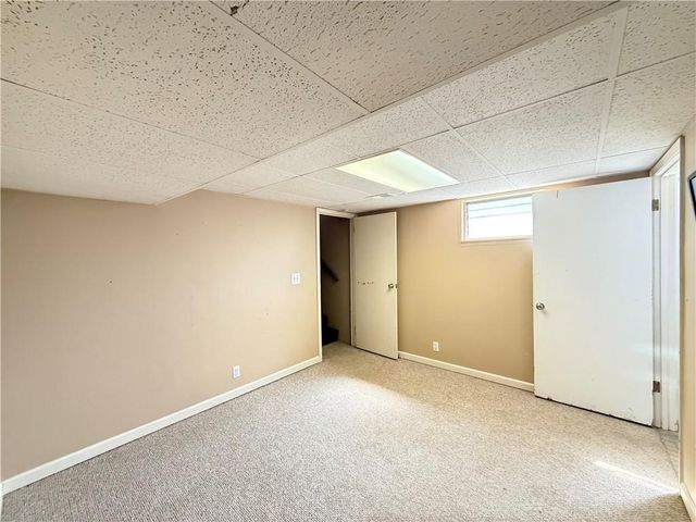 8701 E 92ND Place, Kansas City, MO 64138