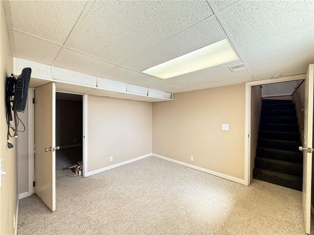 8701 E 92ND Place, Kansas City, MO 64138