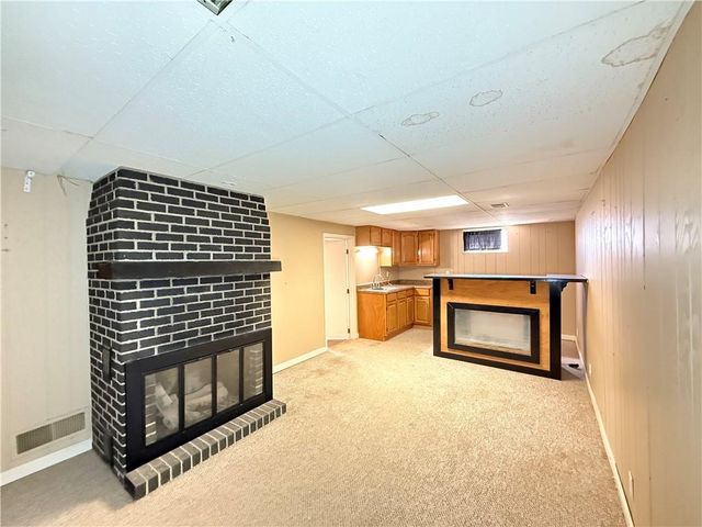 8701 E 92ND Place, Kansas City, MO 64138