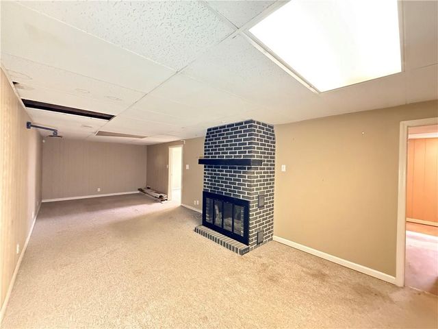 8701 E 92ND Place, Kansas City, MO 64138