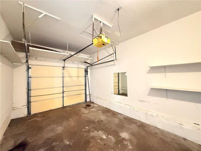 8701 E 92ND Place, Kansas City, MO 64138