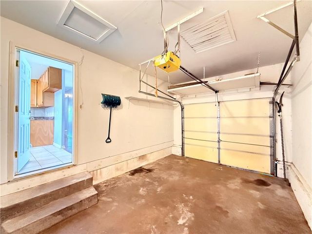 8701 E 92ND Place, Kansas City, MO 64138