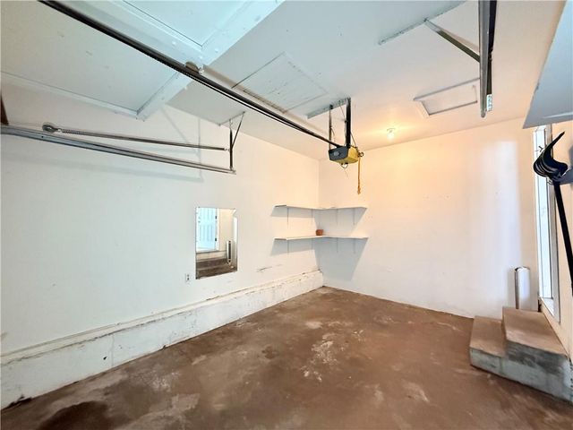 8701 E 92ND Place, Kansas City, MO 64138