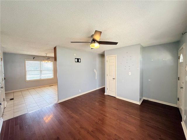 8701 E 92ND Place, Kansas City, MO 64138