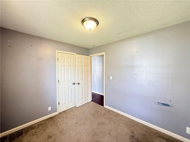 8701 E 92ND Place, Kansas City, MO 64138