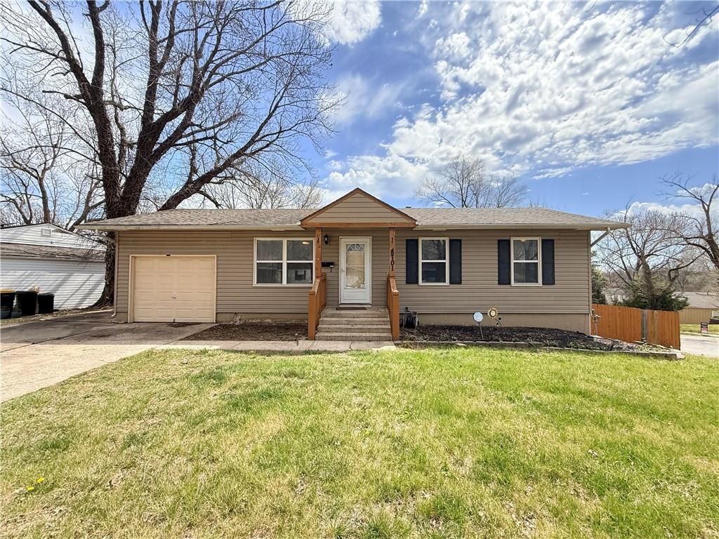 8701 E 92ND Place, Kansas City, MO 64138