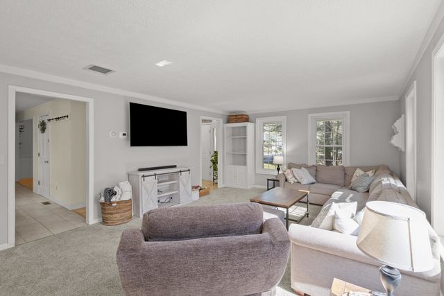 16 Timmins Road, Bow, NH 03304