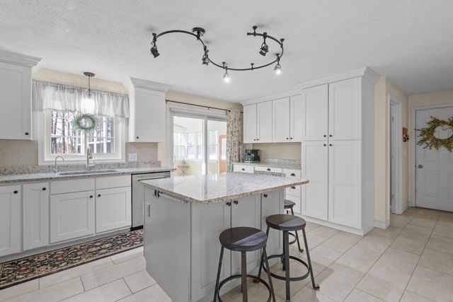 16 Timmins Road, Bow, NH 03304