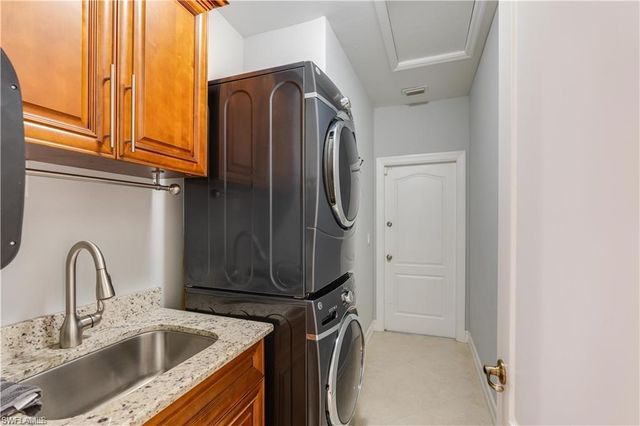 2960 10th AVE NE, Naples, FL 34120