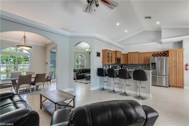 2960 10th AVE NE, Naples, FL 34120