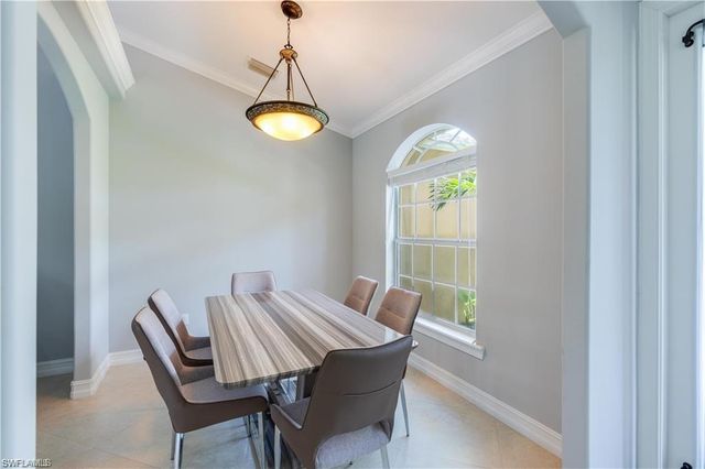 2960 10th AVE NE, Naples, FL 34120