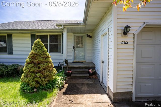 1783 Farnsworth Road, Lapeer, MI 48446