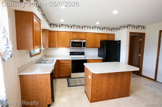 1783 Farnsworth Road, Lapeer, MI 48446