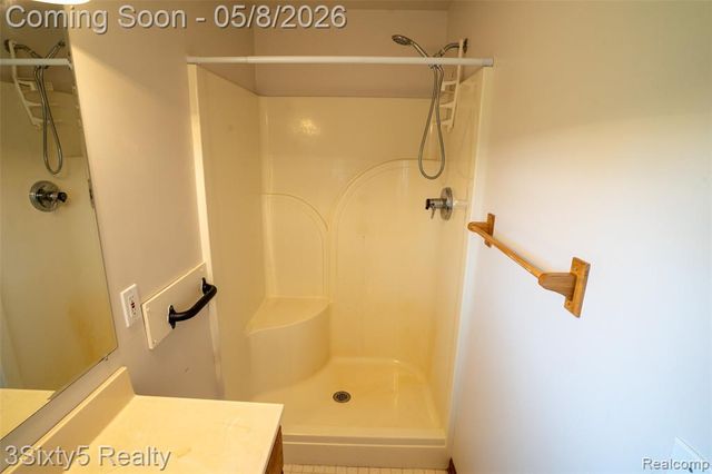 1783 Farnsworth Road, Lapeer, MI 48446