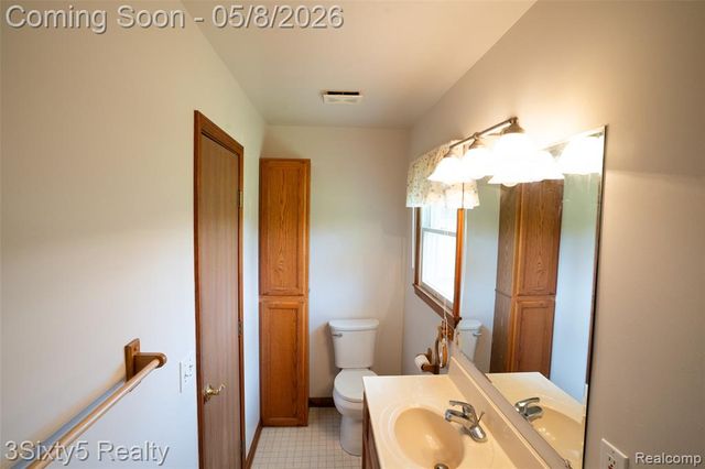 1783 Farnsworth Road, Lapeer, MI 48446