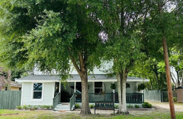 208 WEAVER AVENUE, Lake Wales, FL 33853