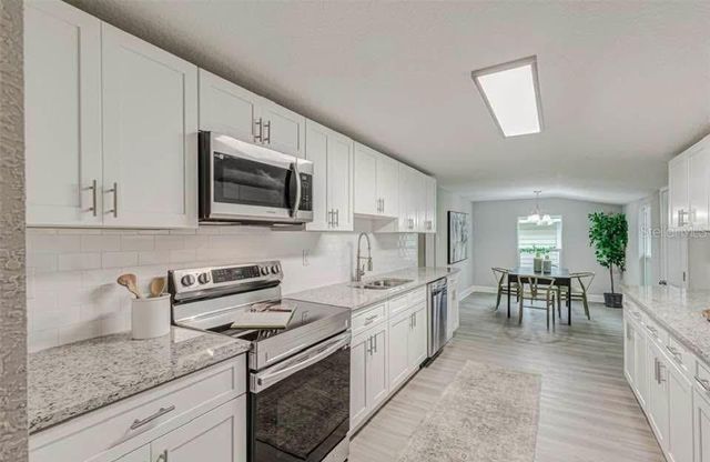 208 WEAVER AVENUE, Lake Wales, FL 33853