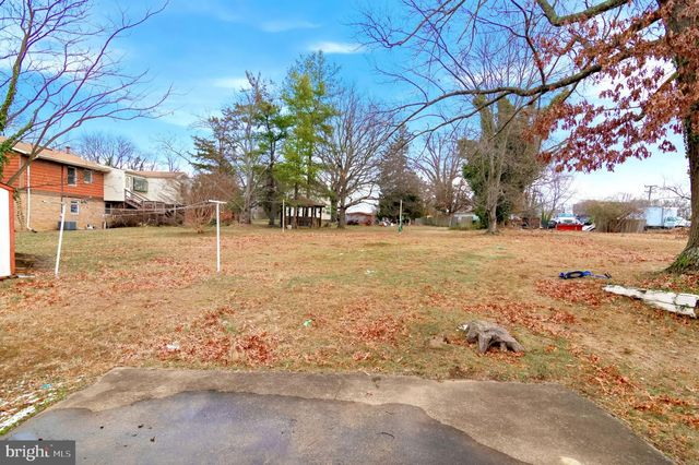 3723 MUNSON RD, Falls Church, VA 22041