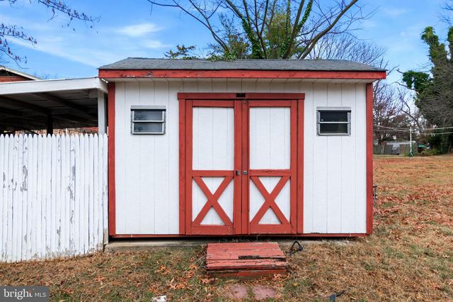 3723 MUNSON RD, Falls Church, VA 22041