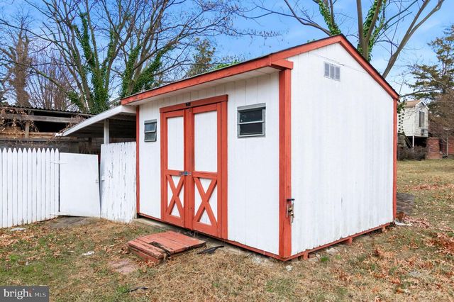 3723 MUNSON RD, Falls Church, VA 22041