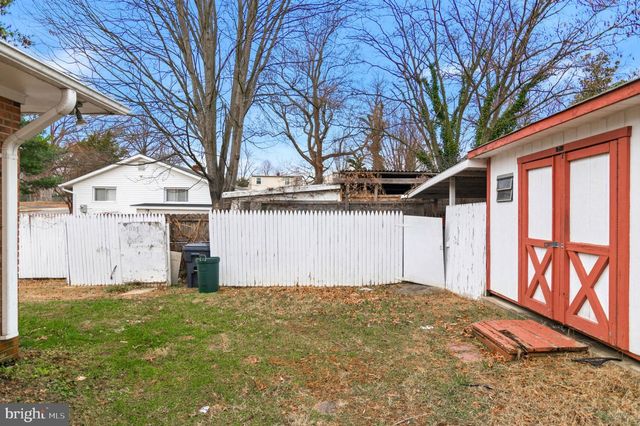 3723 MUNSON RD, Falls Church, VA 22041