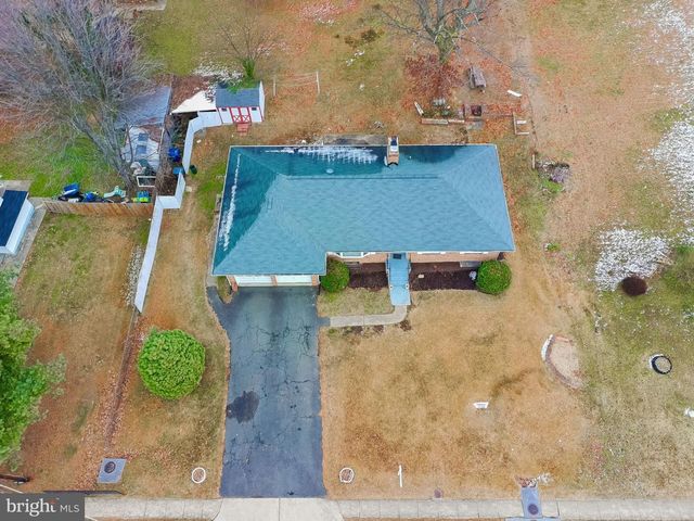 3723 MUNSON RD, Falls Church, VA 22041