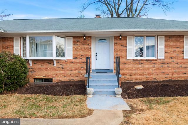 3723 MUNSON RD, Falls Church, VA 22041