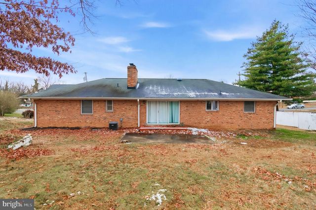 3723 MUNSON RD, Falls Church, VA 22041