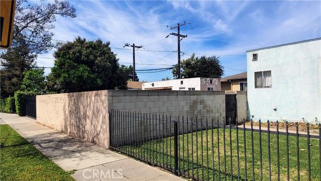 920 S Flower, Santa Ana, CA 92703