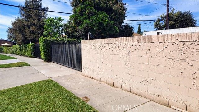 920 S Flower, Santa Ana, CA 92703