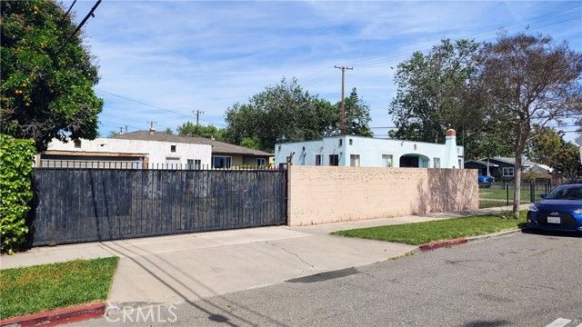 920 S Flower, Santa Ana, CA 92703