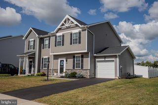 2635 BROWNSTONE DR, Dover, PA 17315