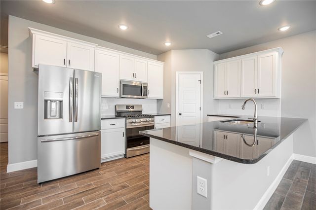 2010 Periwinkle Place, Centerton, AR 72719