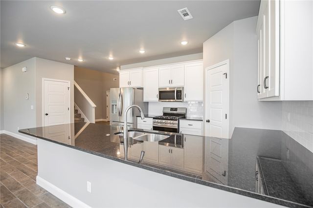 2010 Periwinkle Place, Centerton, AR 72719