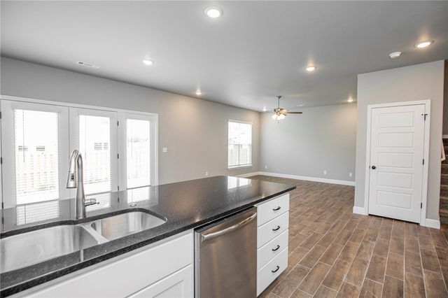 2010 Periwinkle Place, Centerton, AR 72719