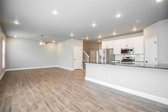 2010 Periwinkle Place, Centerton, AR 72719