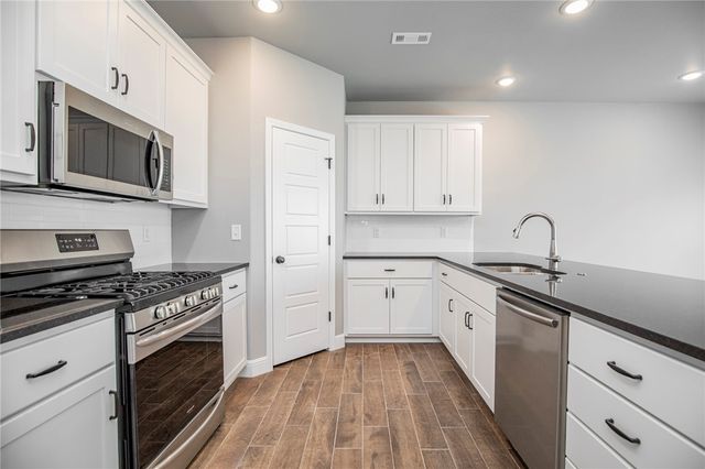 2010 Periwinkle Place, Centerton, AR 72719