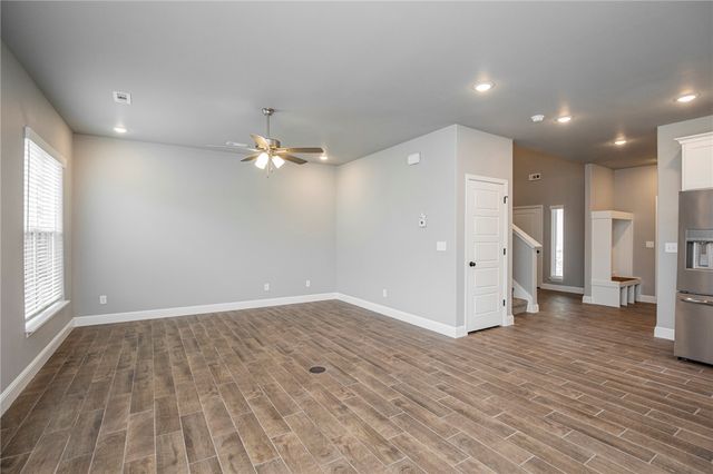 2010 Periwinkle Place, Centerton, AR 72719