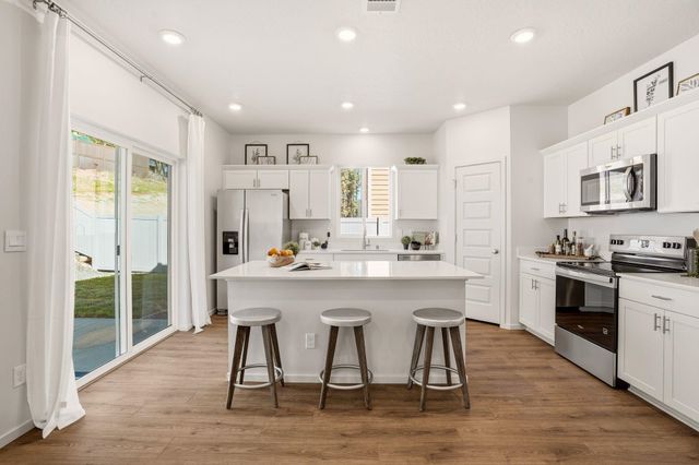 5837 S Bernard St, Spokane, WA 99224